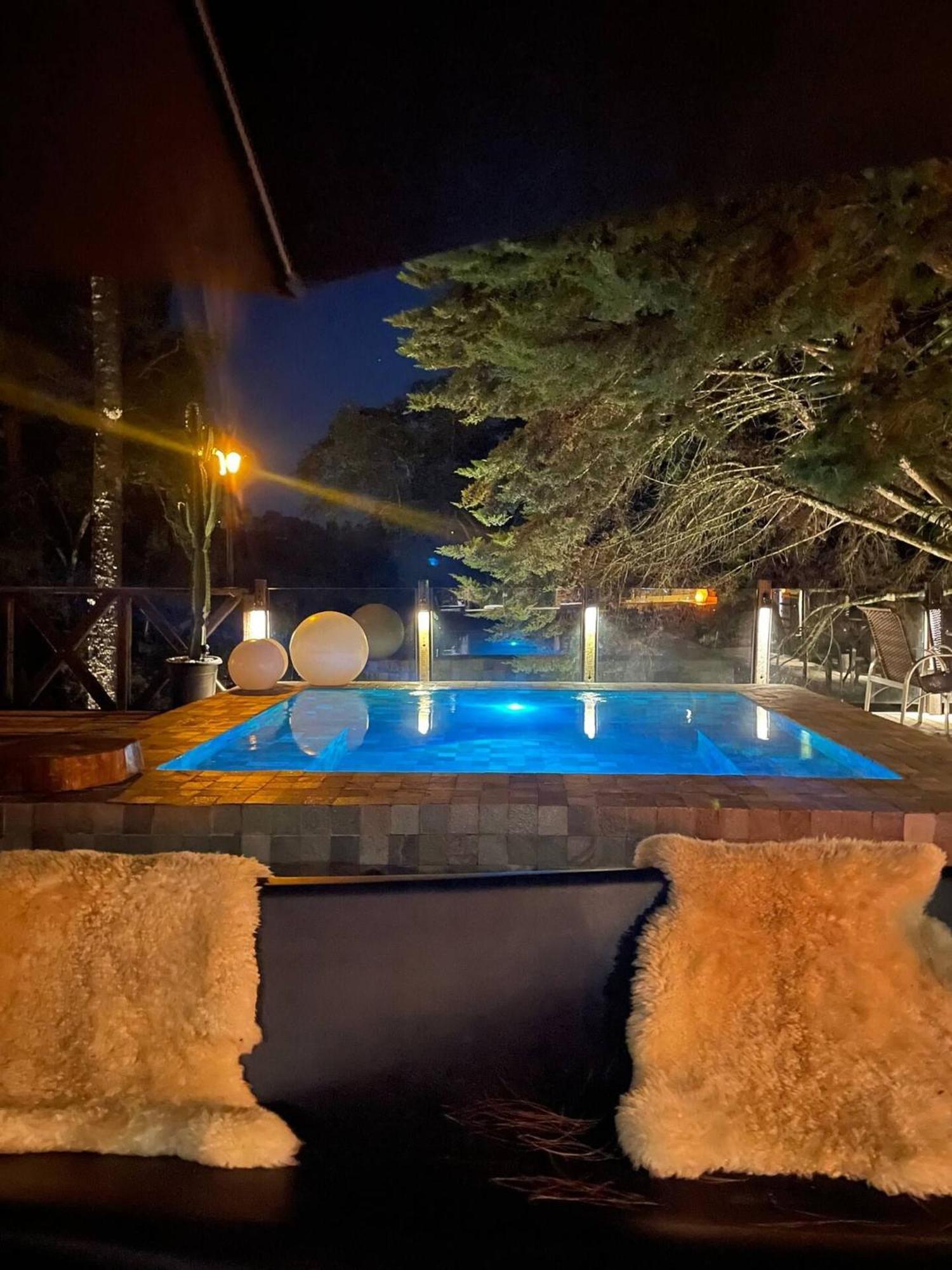 Villa Com Jacuzzi Sauna Lareira E Telao Cinema *