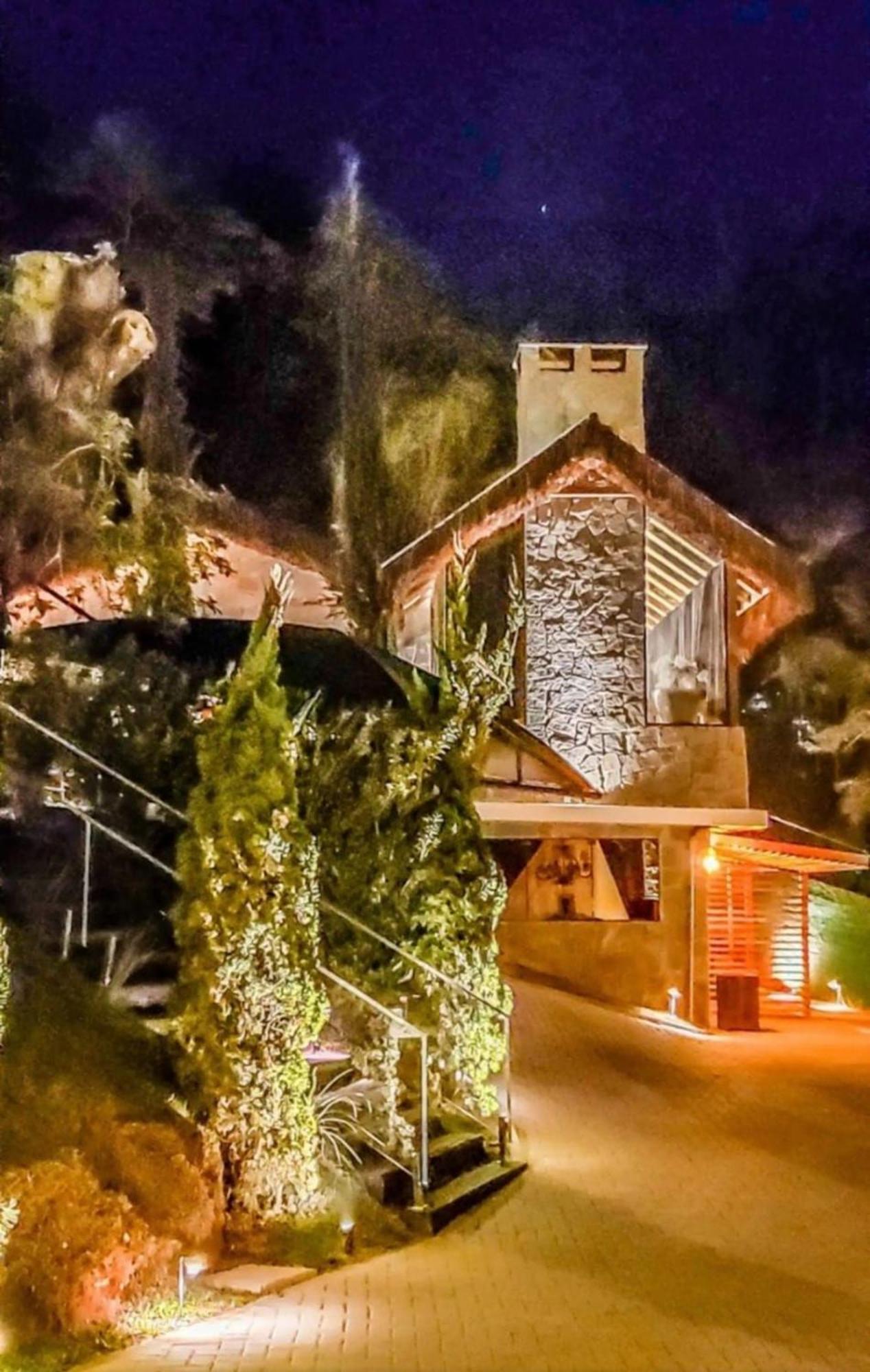 Villa Com Jacuzzi Sauna Lareira E Telao Cinema