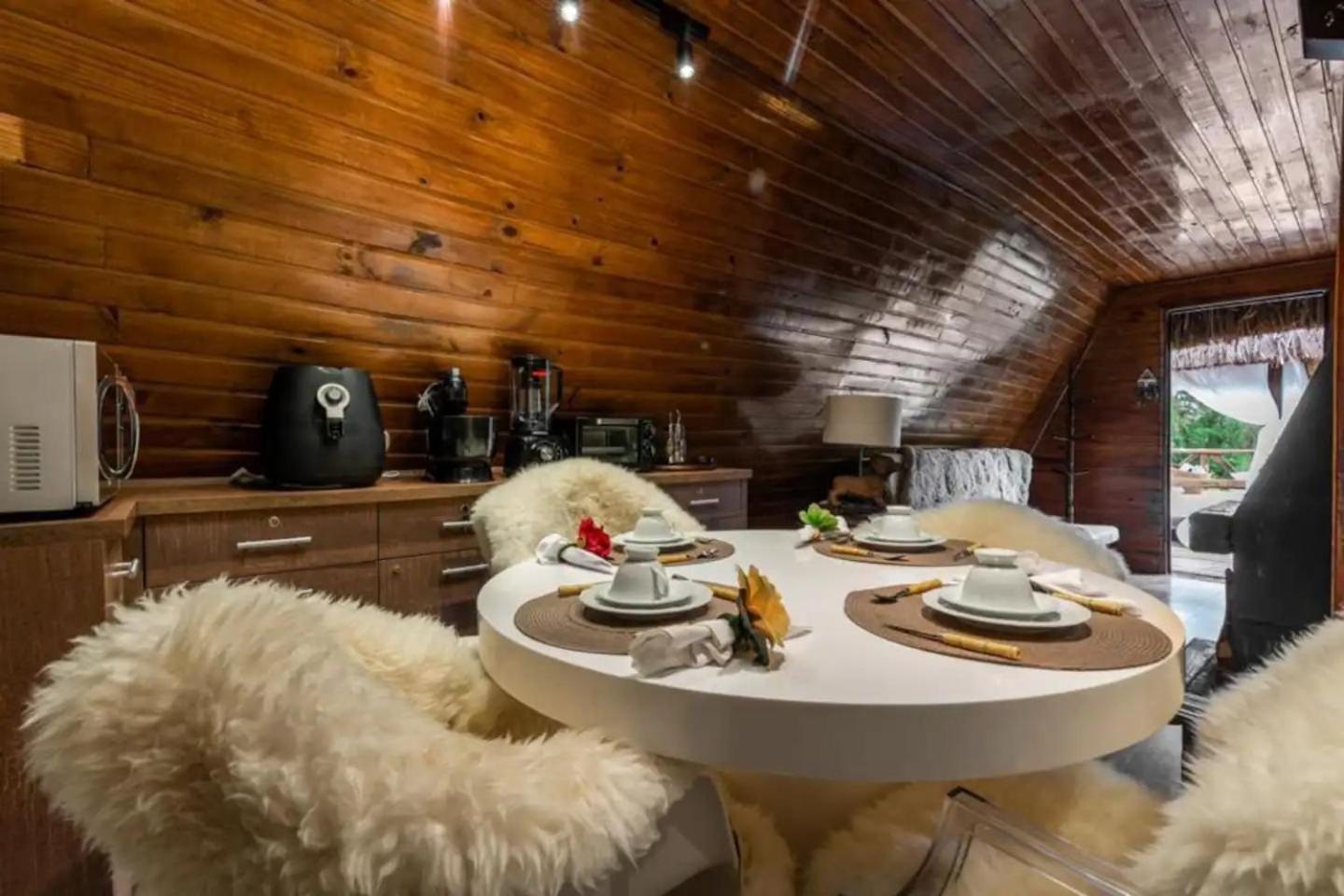 Com Jacuzzi Sauna Lareira E Telao Cinema Campos do Jordao